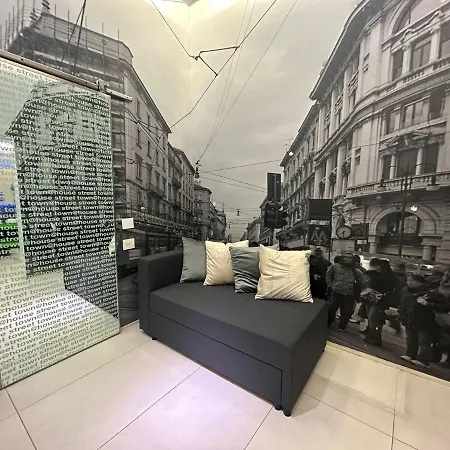 +parking 1 Minuto Metro M4 Apartment