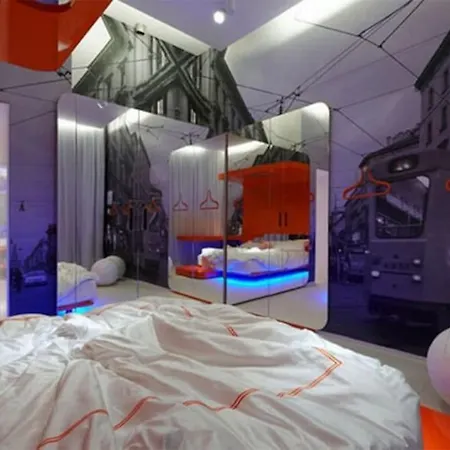 +parking 1 Minuto Metro M4 * Milan